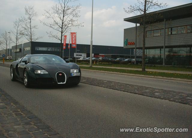 Bugatti Veyron spotted in Utrecht, Netherlands