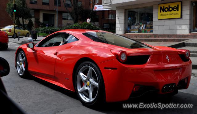 Ferrari 458 Italia spotted in Bogotá, Colombia