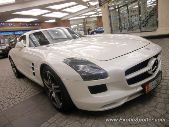 Mercedes SLS AMG spotted in Dubai, United Arab Emirates