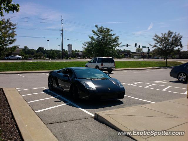 Lamborghini Gallardo spotted in St. Louis, Missouri