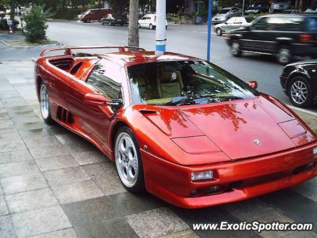 Lamborghini Diablo spotted in Istanbul, Turkey