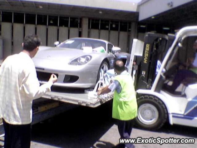 Porsche Carrera GT spotted in Abu dhabi, United Arab Emirates