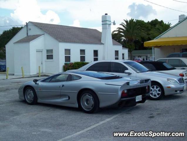 Jaguar XJ220 spotted in Venice, Florida