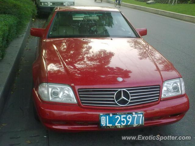 Mercedes SL600 spotted in SHANGHAI, China