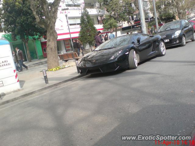 Lamborghini Gallardo spotted in Istanbul, Turkey