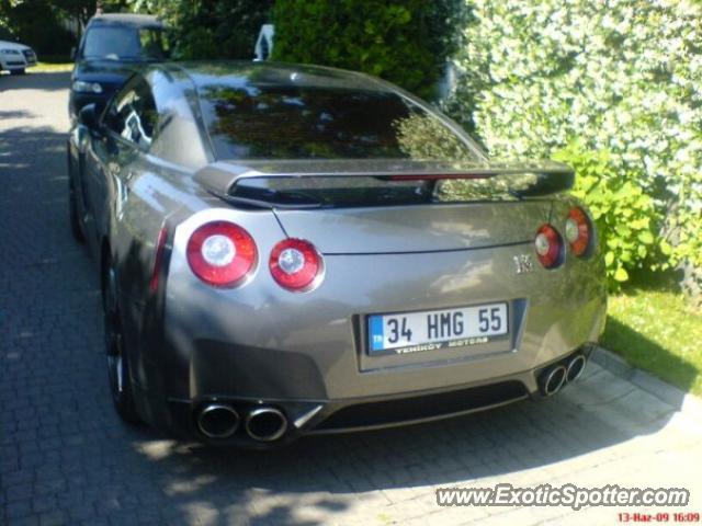 Nissan Skyline spotted in Istanbul, Turkey