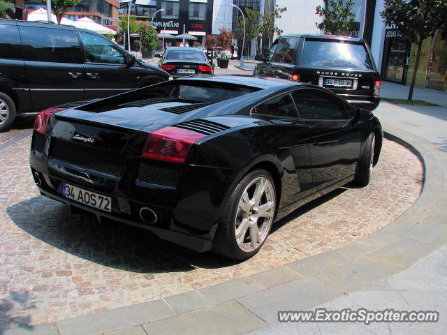 Lamborghini Gallardo spotted in Istanbul, Turkey