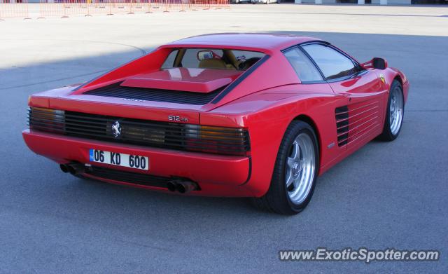 Ferrari Testarossa spotted in Istanbul, Turkey