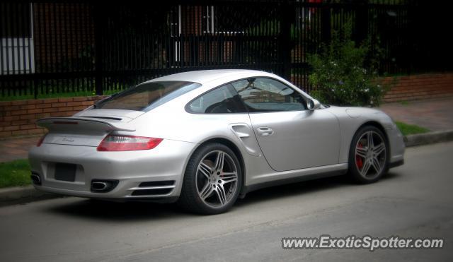 Porsche 911 Turbo spotted in Bogotá, Colombia