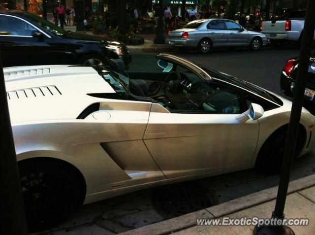 Lamborghini Gallardo spotted in Chicago, Illinois