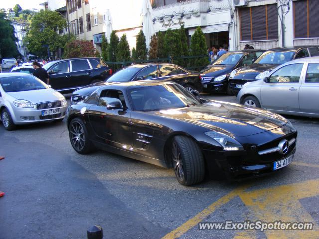 Mercedes SLS AMG spotted in Istanbul, Turkey