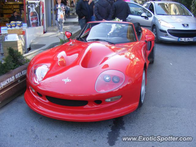 Marcos Mantis spotted in Istanbul, Turkey