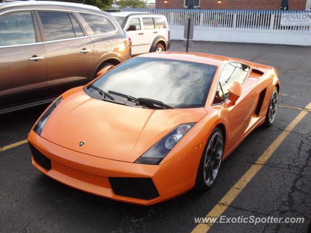 Lamborghini Gallardo spotted in Lake Zurich, Illinois