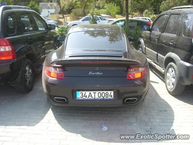 Porsche 911 Turbo spotted in Istanbul, Turkey