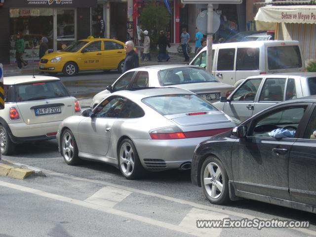 Porsche 911 Turbo spotted in Istanbul, Turkey