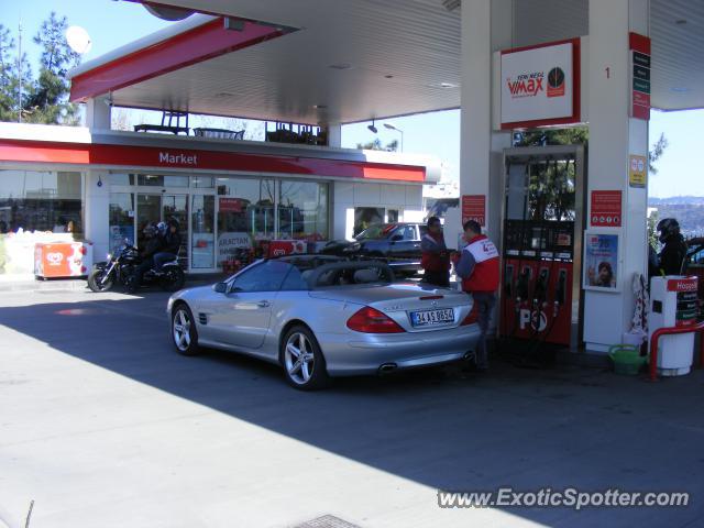 Mercedes SL600 spotted in Istanbul, Turkey