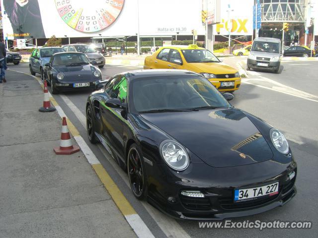 Porsche 911 Turbo spotted in Istanbul, Turkey