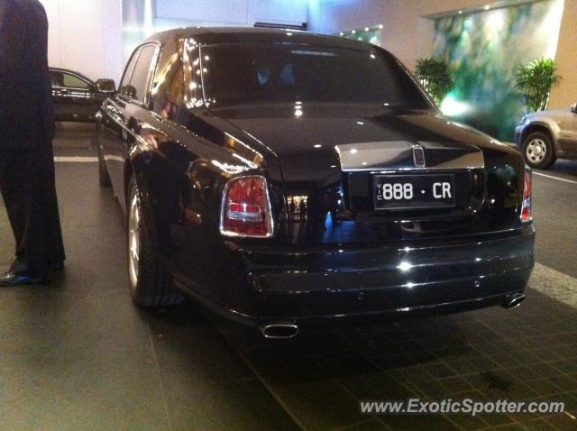 Rolls Royce Phantom spotted in Melbourne, Australia