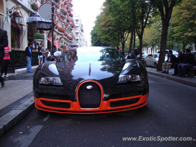 Bugatti Veyron spotted in Paris, France