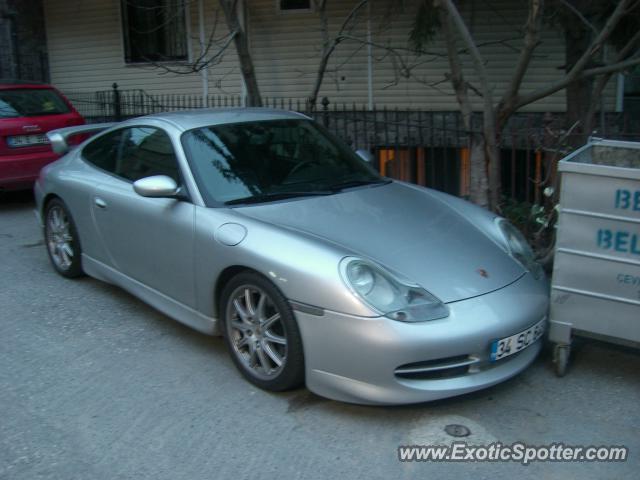 Porsche 911 Turbo spotted in Istanbul, Turkey