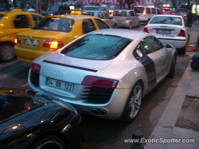 Audi R8 spotted in Istanbul, Turkey