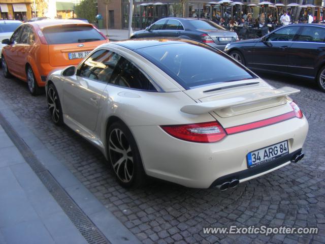 Porsche 911 spotted in Istanbul, Turkey