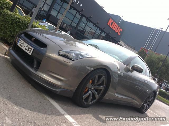 Nissan Skyline spotted in Valencia, Spain