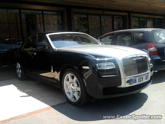 Rolls Royce Ghost spotted in Istanbul, Turkey