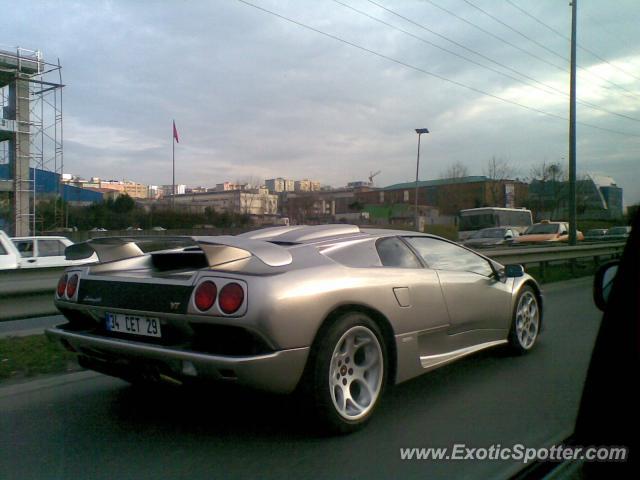 Lamborghini Diablo spotted in Istanbul, Turkey