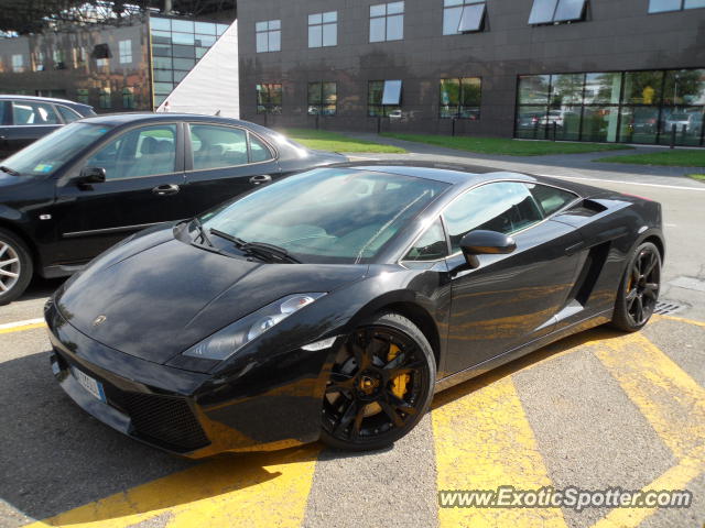 Lamborghini Gallardo spotted in Bolonia, Italy