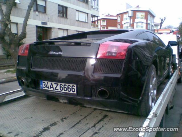 Lamborghini Gallardo spotted in Istanbul, Turkey