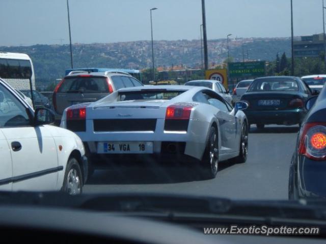 Lamborghini Gallardo spotted in Istanbul, Turkey