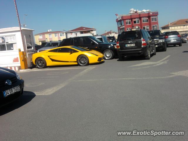 Lamborghini Gallardo spotted in Istanbul, Turkey