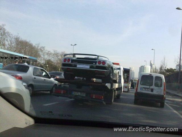 Lamborghini Diablo spotted in Istanbul, Turkey