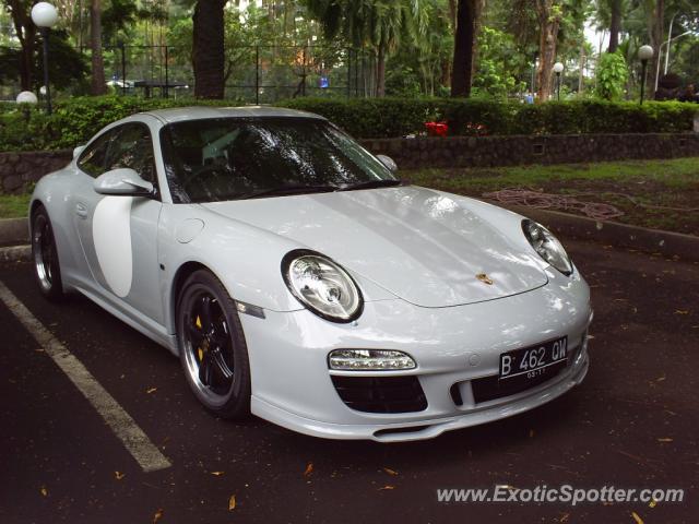 Porsche 911 spotted in Jakarta, Indonesia