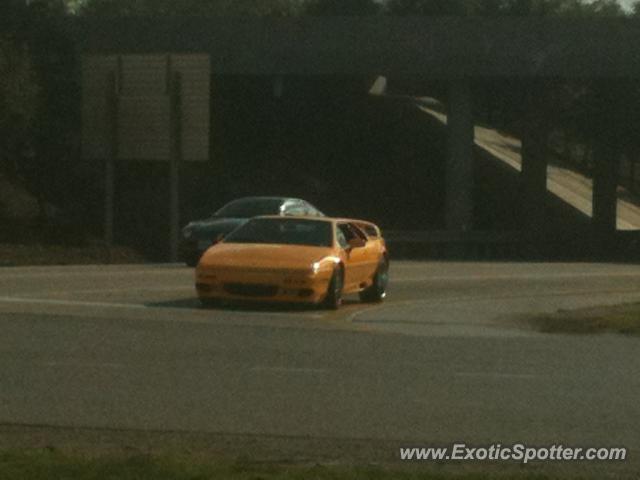 Lotus Esprit spotted in St. Louis, Missouri