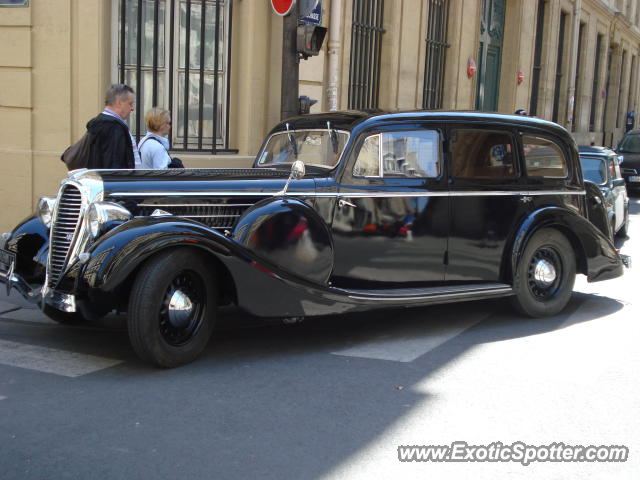 Other Vintage spotted in Paris, France