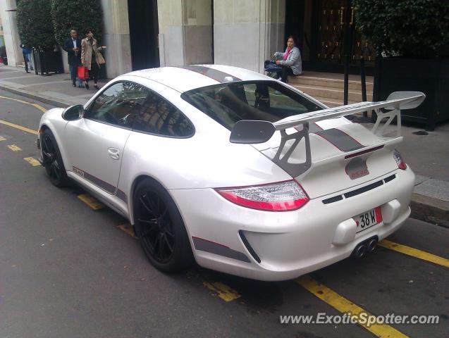 Porsche 911 GT3 spotted in Paris, France