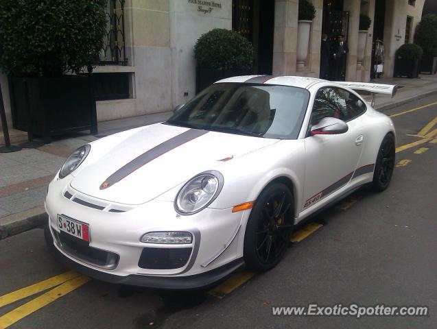 Porsche 911 GT3 spotted in Paris, France