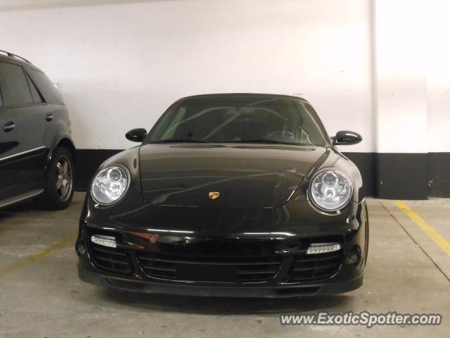 Porsche 911 Turbo spotted in Toronto, Canada