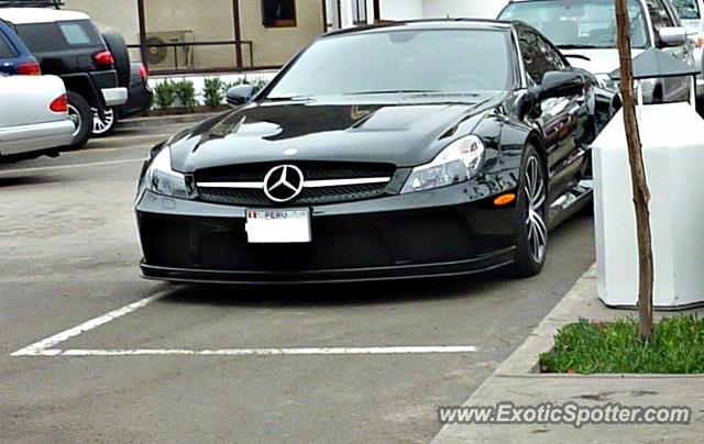 Mercedes SL 65 AMG spotted in Lima, Peru