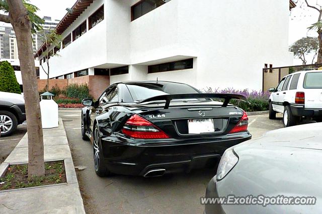 Mercedes SL 65 AMG spotted in Lima, Peru