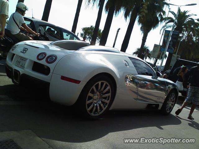 Bugatti Veyron spotted in Cannes, France