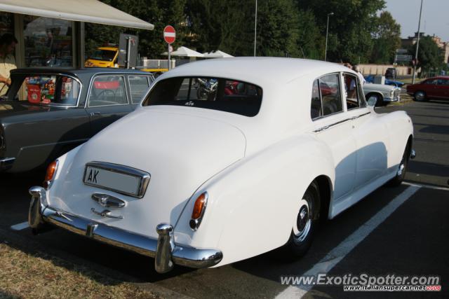 Rolls Royce Silver Cloud spotted in FIORANO, Italy