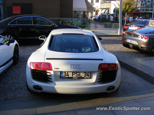 Audi R8 spotted in Istanbul, Turkey