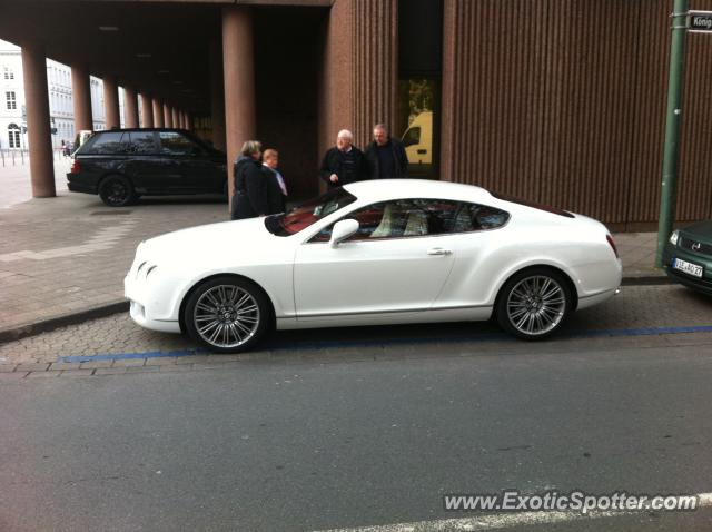 Bentley Continental spotted in Düsseldorf, Germany