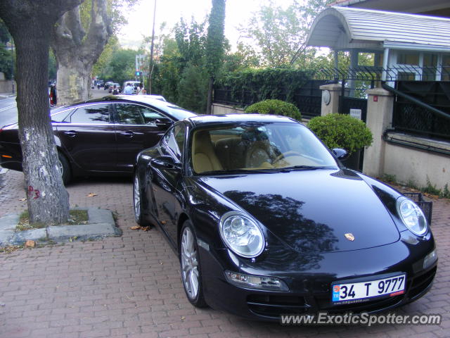 Porsche 911 spotted in Istanbul, Turkey