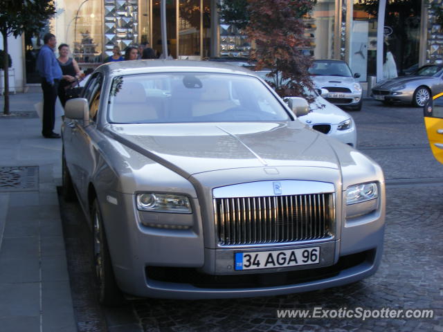 Rolls Royce Ghost spotted in Istanbul, Turkey