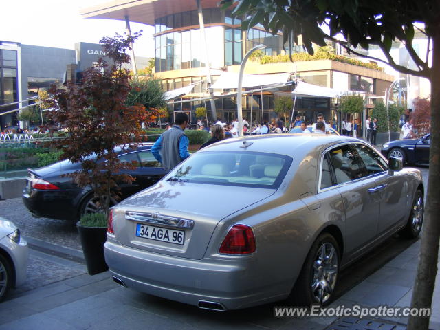 Rolls Royce Ghost spotted in Istanbul, Turkey