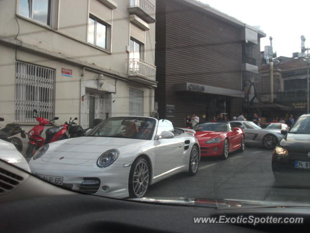 Porsche 911 Turbo spotted in Istanbul, Turkey